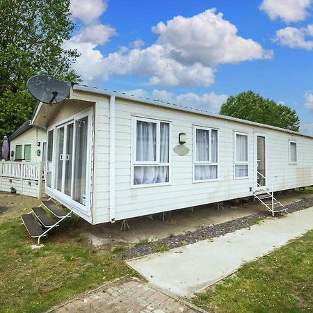 Modern 6 Berth Caravan At Highfield Grange In Essex Ref 26609P Clacton-on-Sea Exterior foto